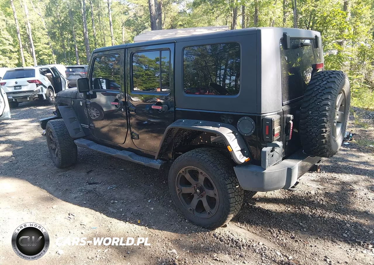 2010 Jeep Wrangler Unlimited Sport VIN:1J4BA3H10AL226120 - 3