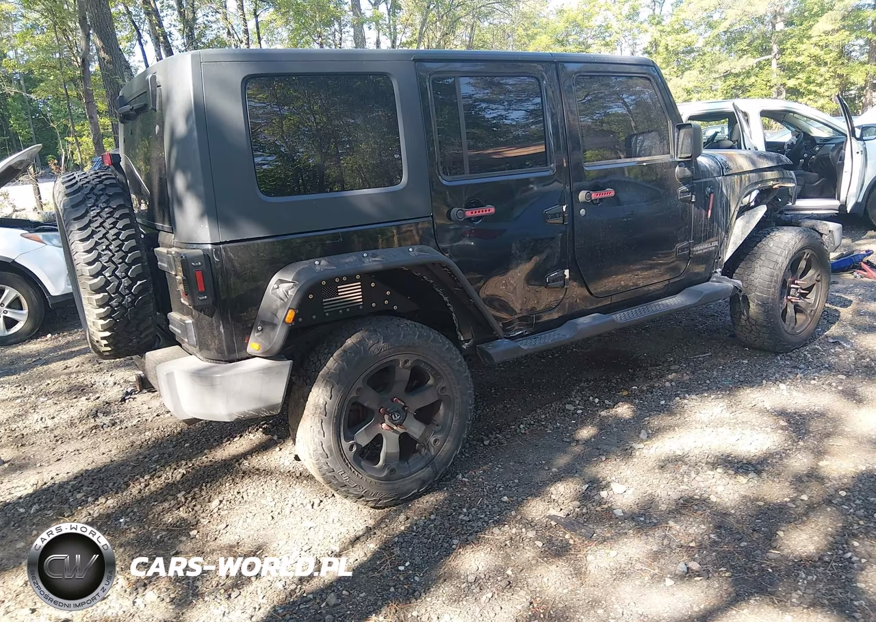 2010 Jeep Wrangler Unlimited Sport VIN:1J4BA3H10AL226120 - 4