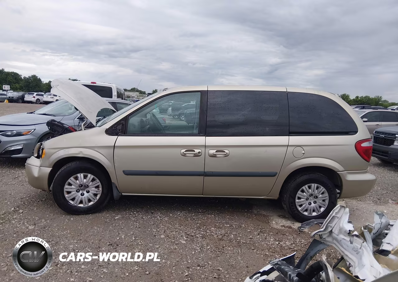 2005 Chrysler Town & Country VIN:1C4GP45R05B438585 - 14