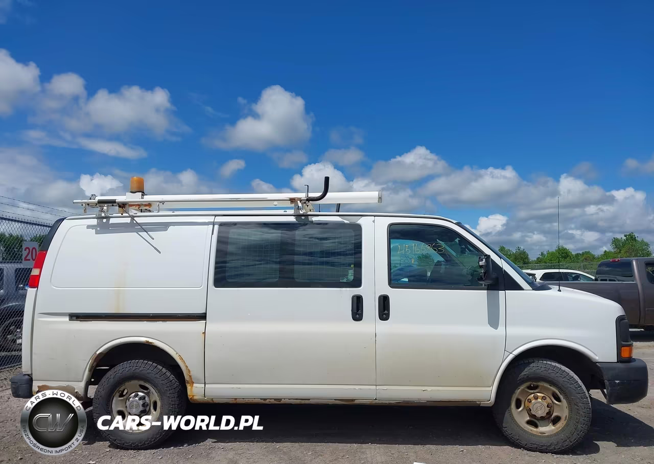 2011 Chevrolet Express 2500 Work Van VIN:1GCWGFCA2B1178776 - 13