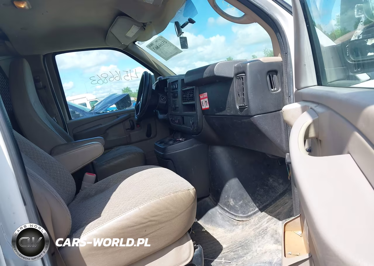 2011 Chevrolet Express 2500 Work Van VIN:1GCWGFCA2B1178776 - 5