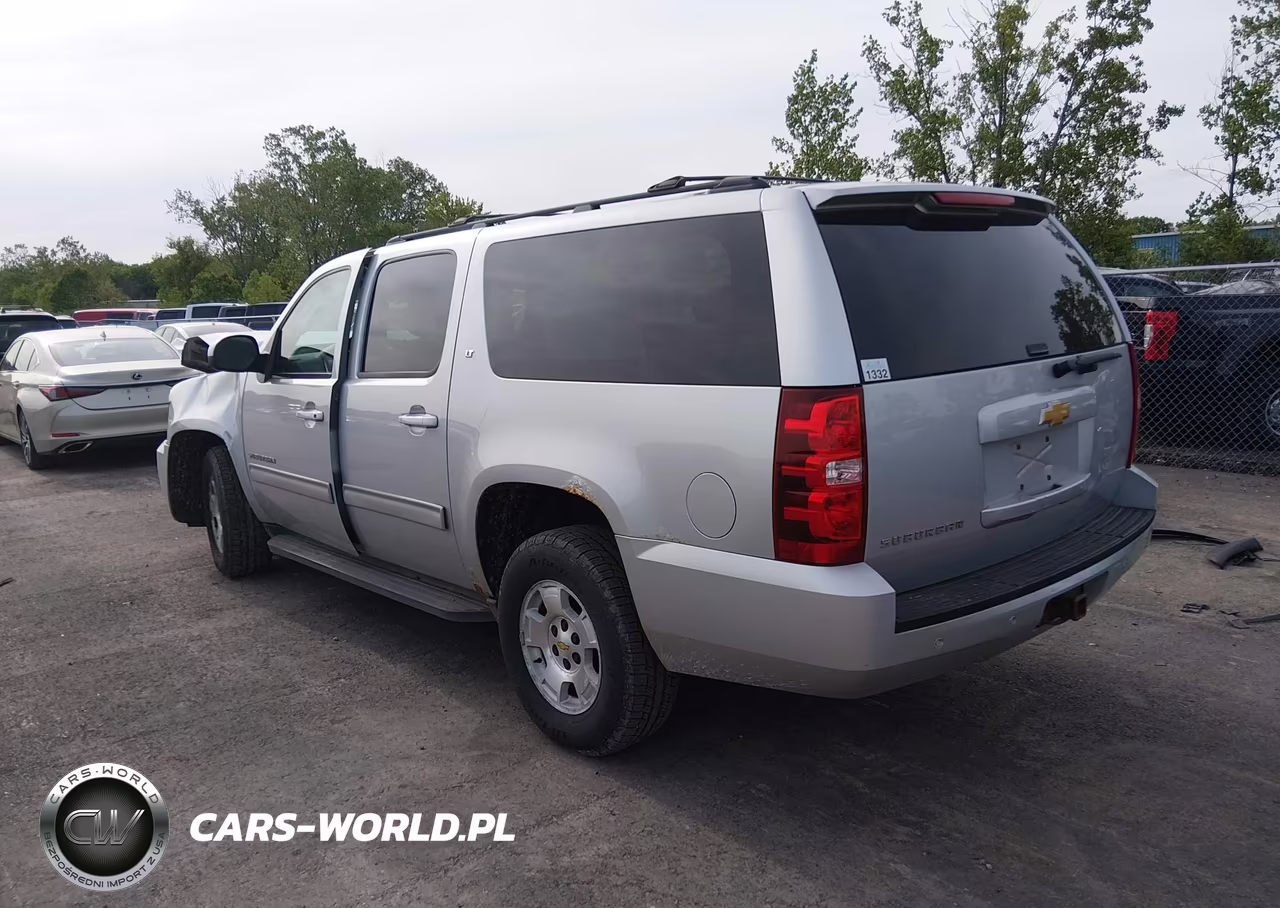 2013 Chevrolet Suburban 1500 Lt VIN:1GNSKJE72DR308570 - 3