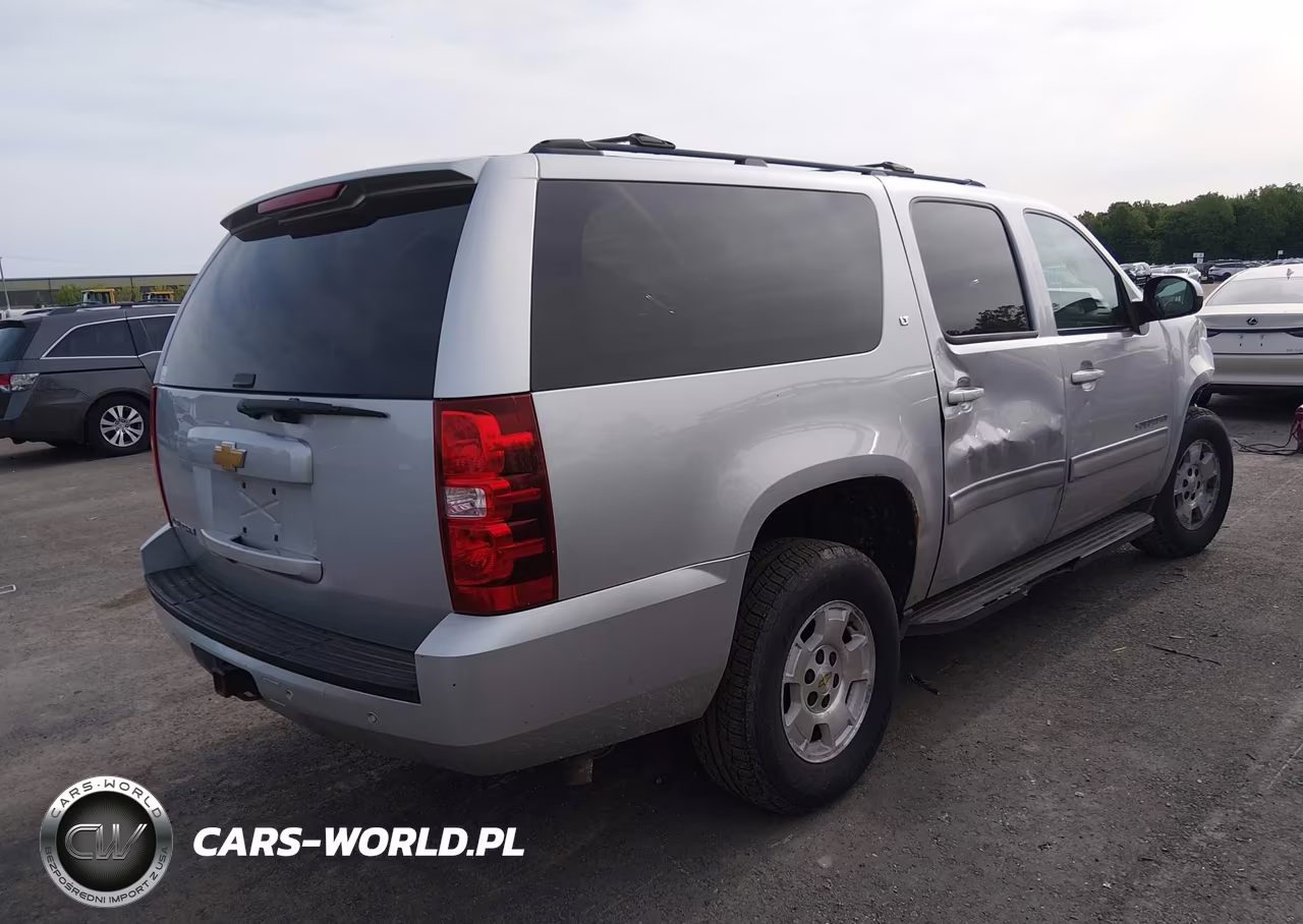 2013 Chevrolet Suburban 1500 Lt VIN:1GNSKJE72DR308570 - 4