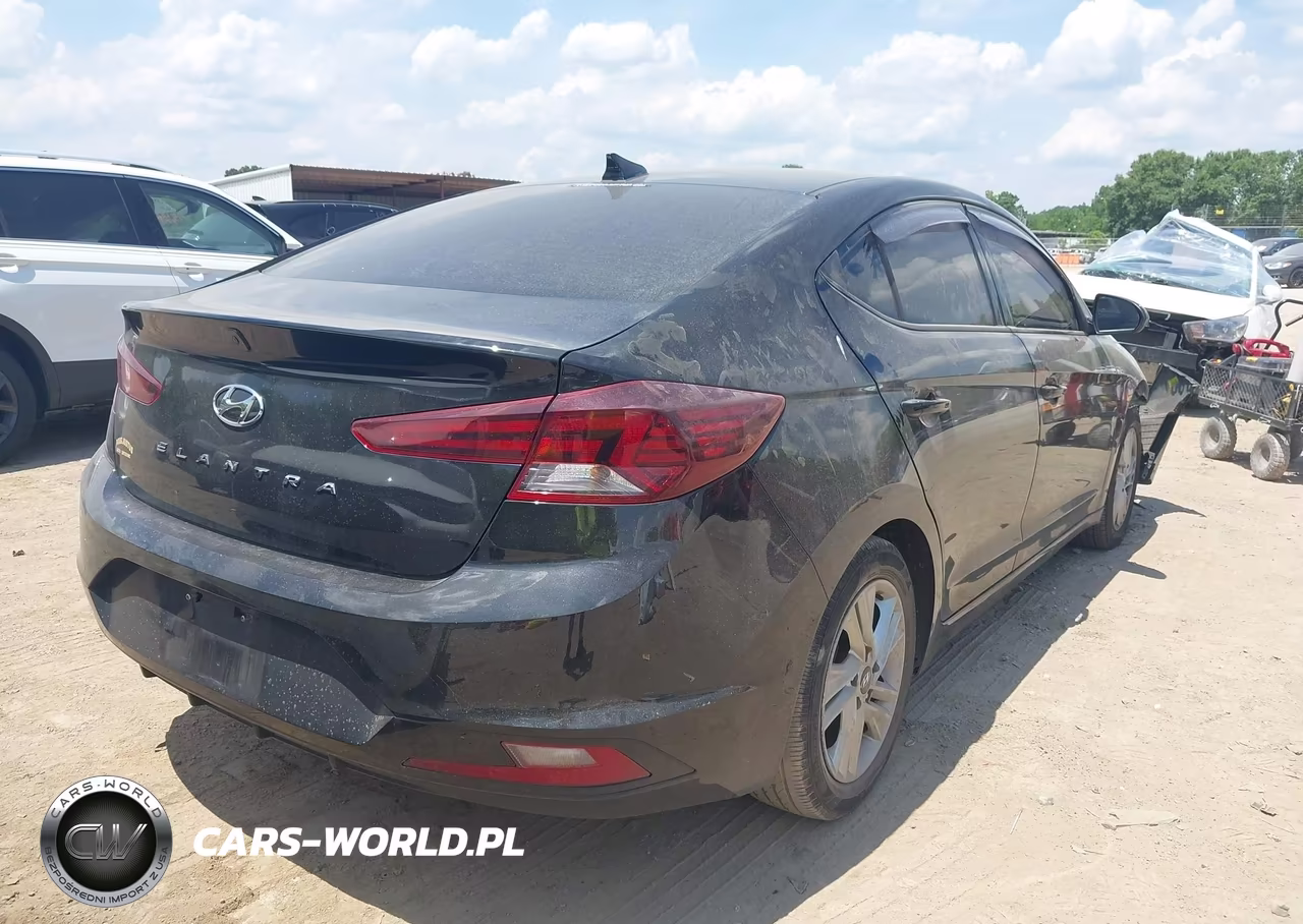 2020 Hyundai Elantra Sel VIN:5NPD84LF3LH584631 - 4