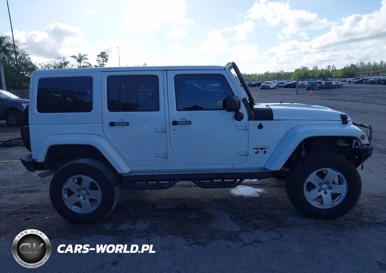 2017 Jeep Wrangler Unlimited Sahara VIN:1C4HJWEG7HL621593 - 13