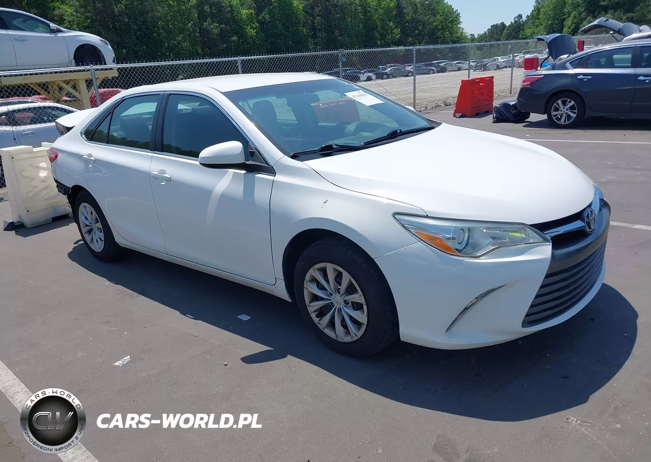 2017 Toyota Camry Le – zdjęcie 1 z 18