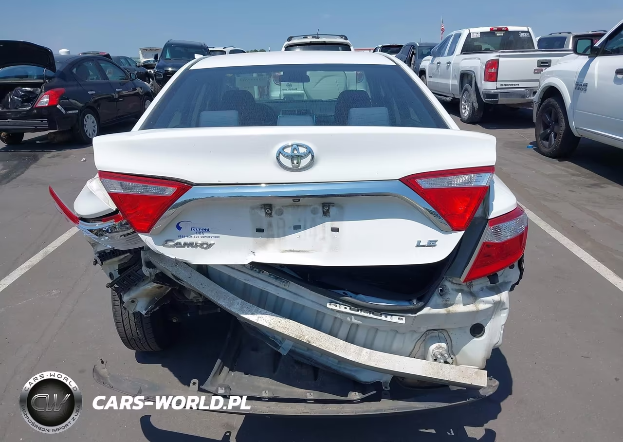 2017 Toyota Camry Le VIN:4T1BF1FKXHU781860 - 16