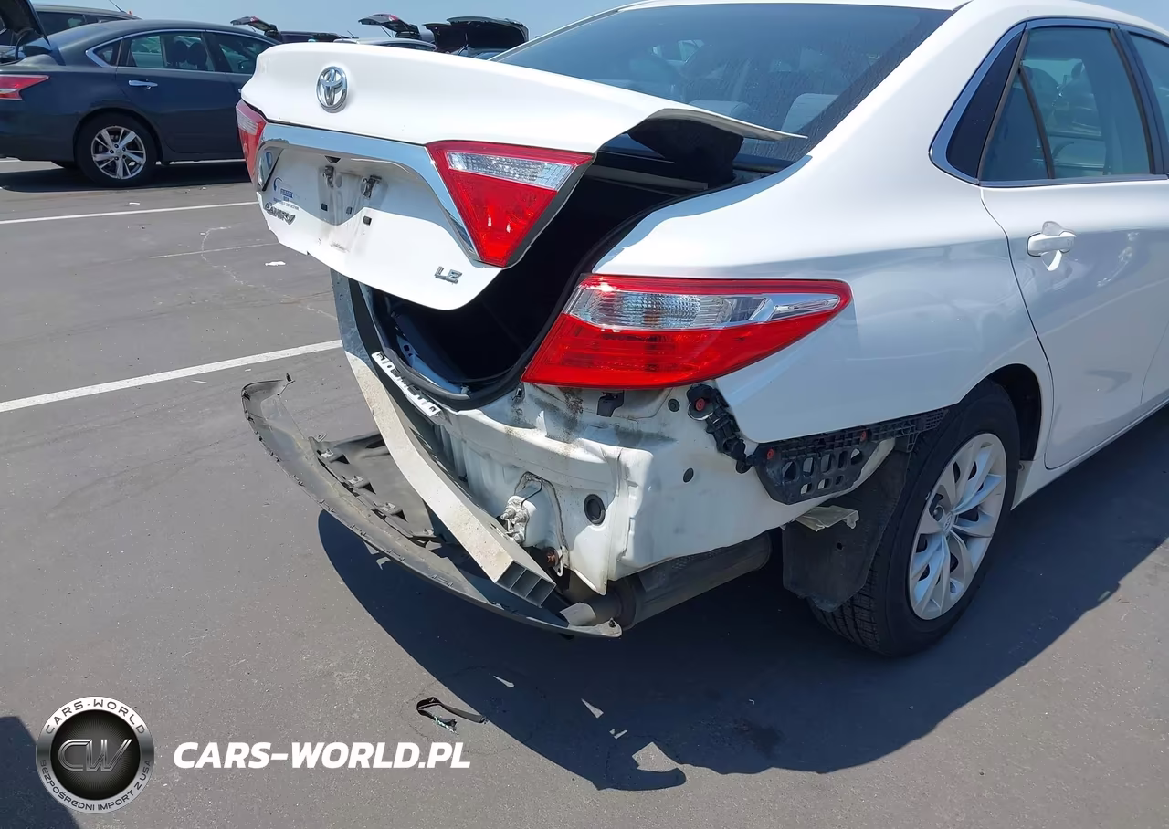 2017 Toyota Camry Le VIN:4T1BF1FKXHU781860 - 18