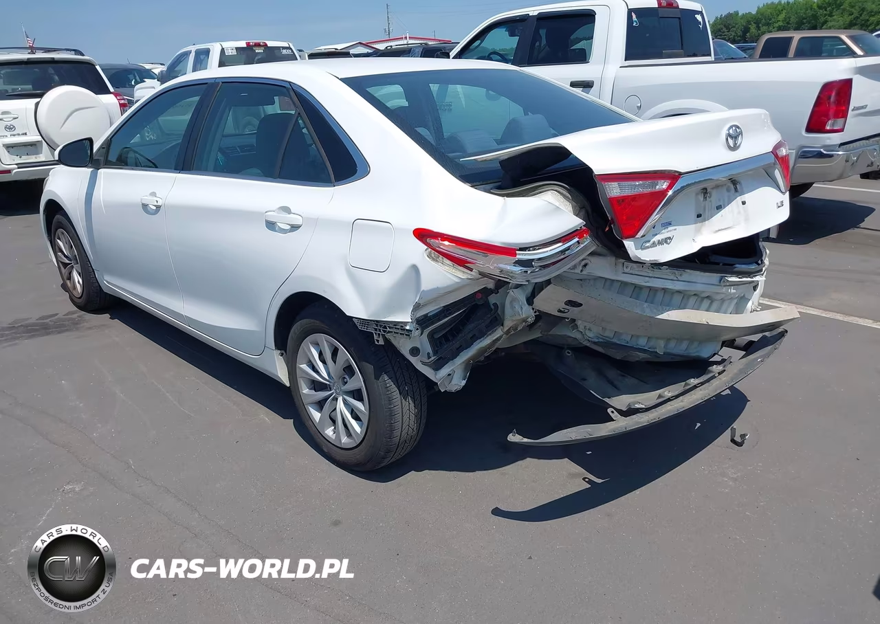 2017 Toyota Camry Le VIN:4T1BF1FKXHU781860 - 3