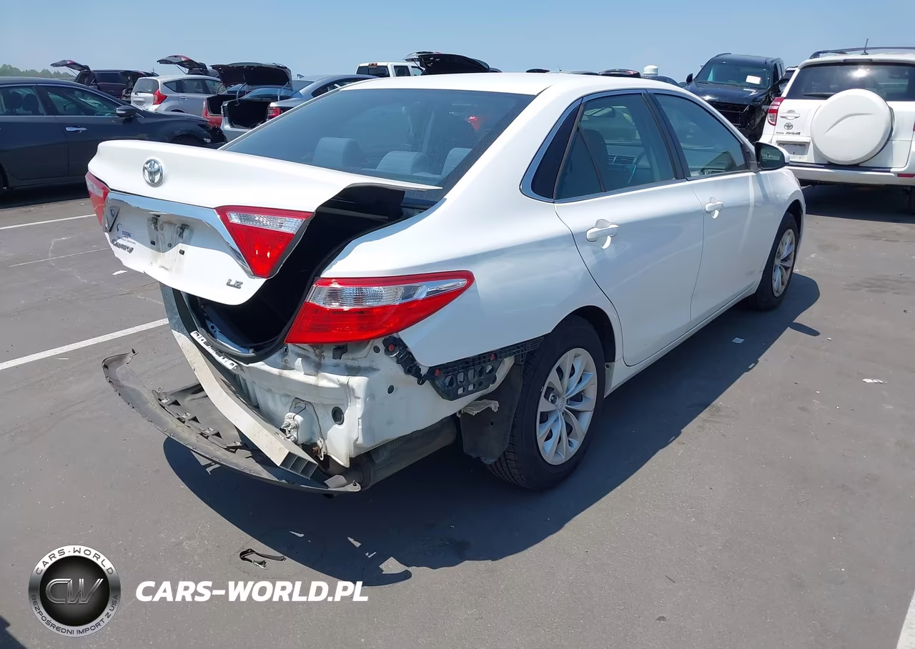 2017 Toyota Camry Le VIN:4T1BF1FKXHU781860 - 4