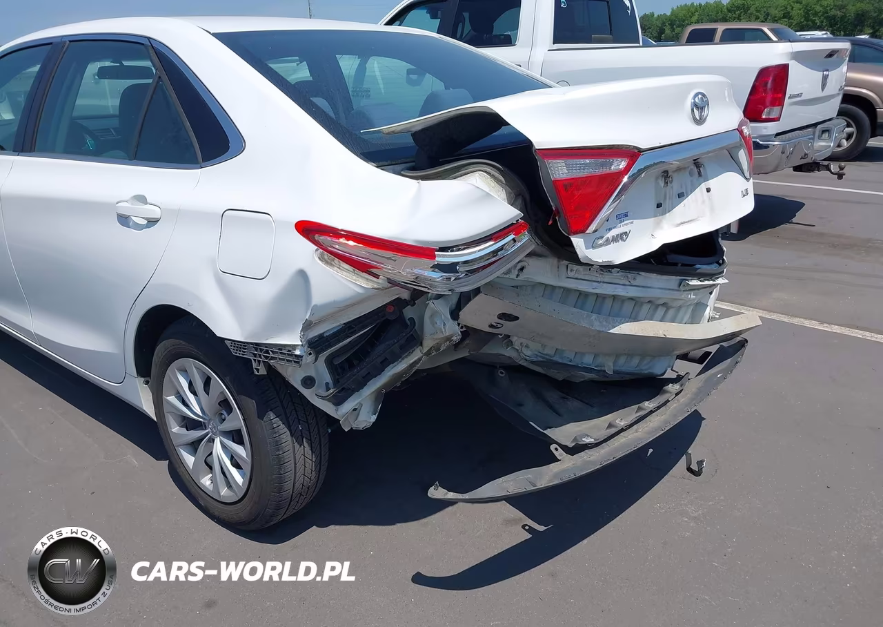 2017 Toyota Camry Le VIN:4T1BF1FKXHU781860 - 6