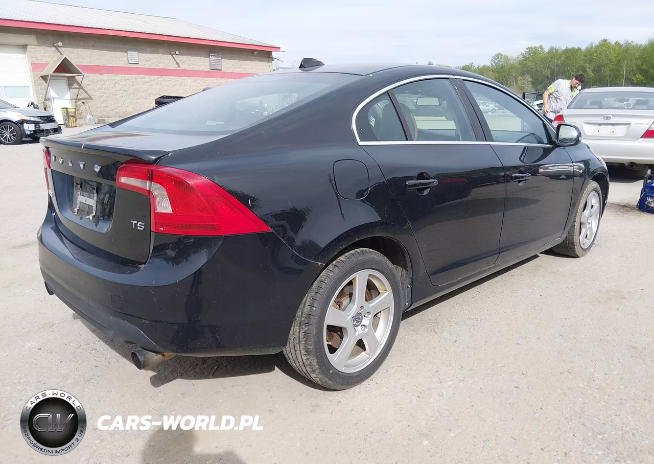 2012 Volvo S60 T5 VIN:YV1622FSXC2039531 - 4