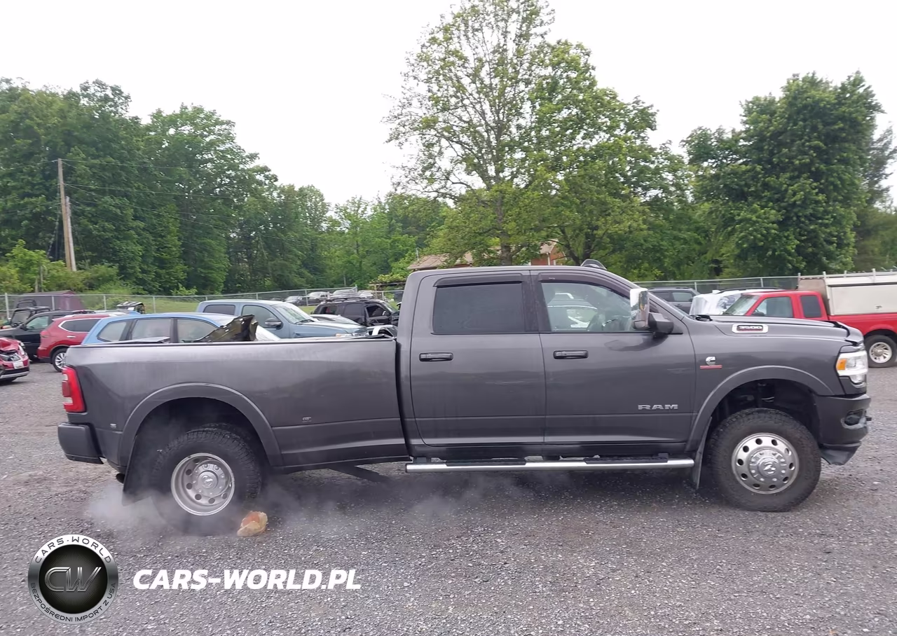 2019 Ram 3500 Laramie 4X4 8' Box VIN:3C63RRJL8KG678873 - 14