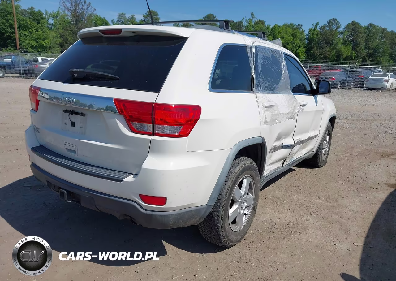 2011 Jeep Grand Cherokee Laredo VIN:1J4RR4GG2BC540338 - 4