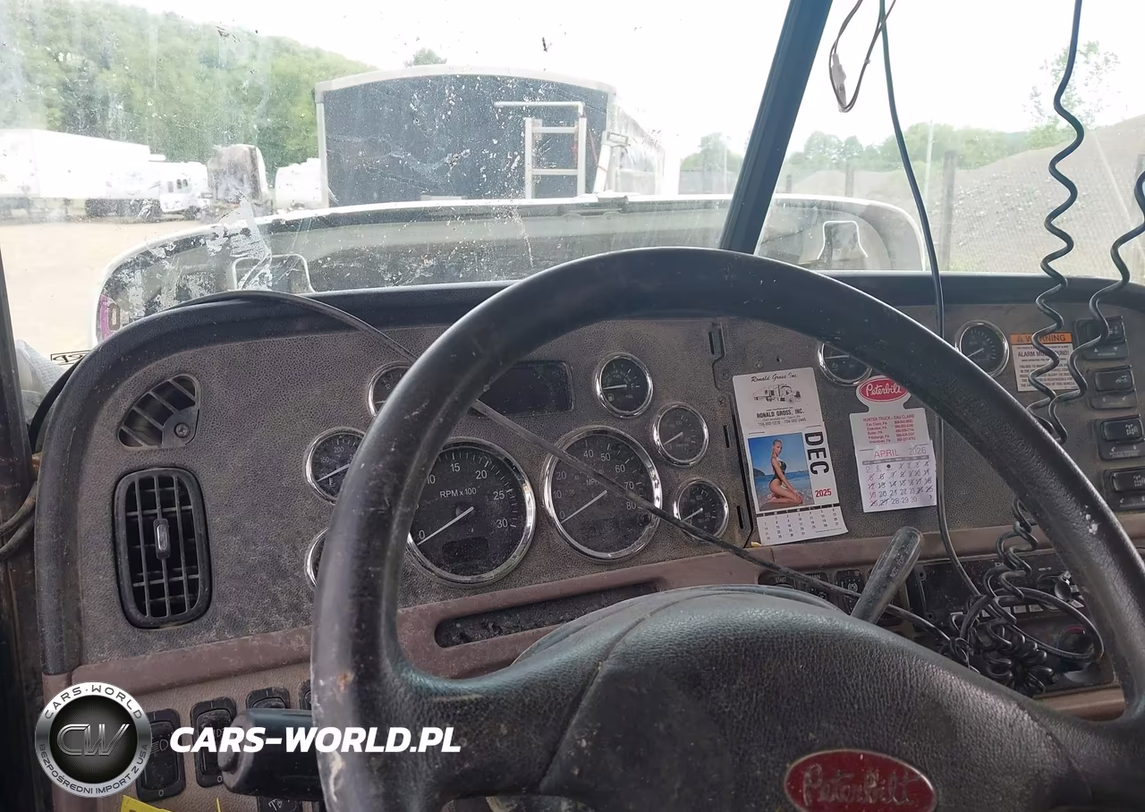 2014 Peterbilt 388 VIN:1XPWD49X5ED219640 - 5