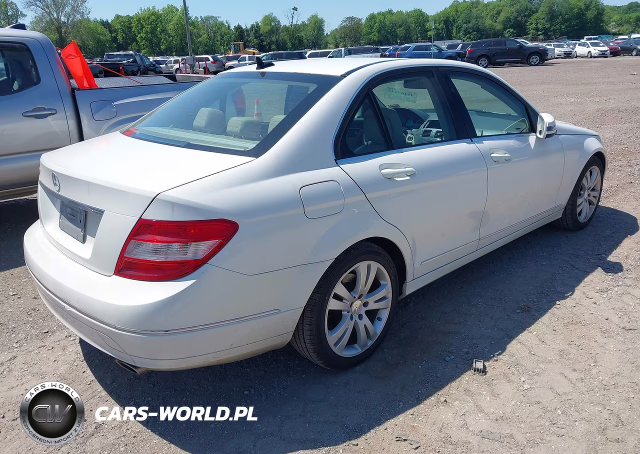 2010 Mercedes-Benz C 300 Luxury-Sport VIN:WDDGF5EB4AF419686 - 4
