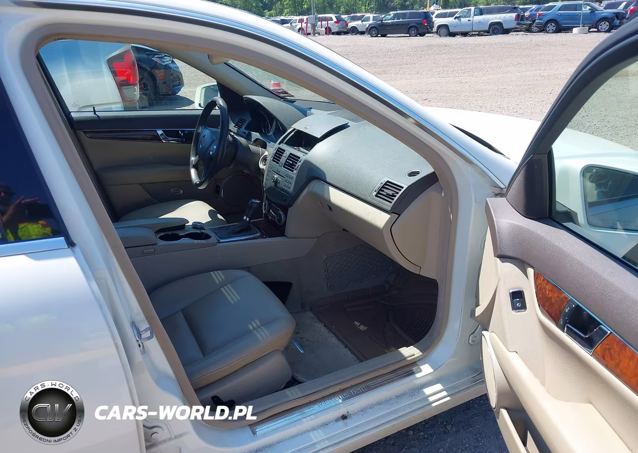 2010 Mercedes-Benz C 300 Luxury-Sport VIN:WDDGF5EB4AF419686 - 5
