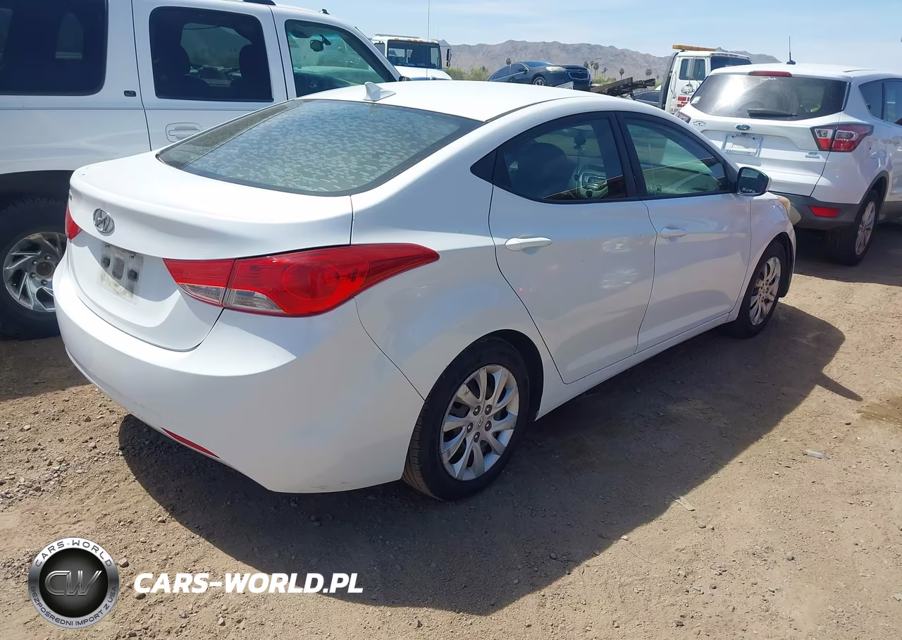 2011 Hyundai Elantra Gls VIN:5NPDH4AE6BH033005 - 4