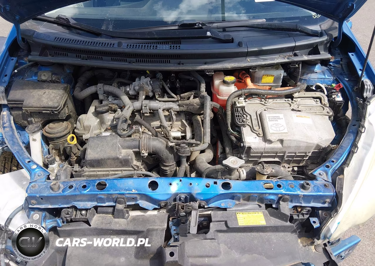 2014 Toyota Prius C Two VIN:JTDKDTB3XE1568103 - 10