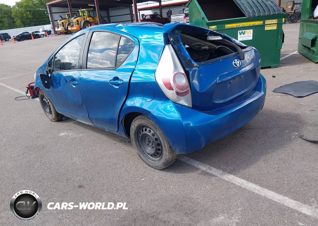2014 Toyota Prius C Two VIN:JTDKDTB3XE1568103 - 3