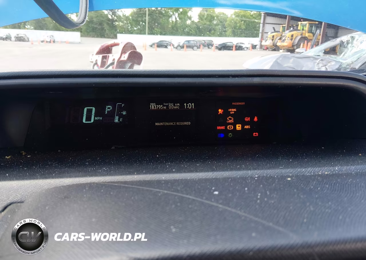 2014 Toyota Prius C Two VIN:JTDKDTB3XE1568103 - 7