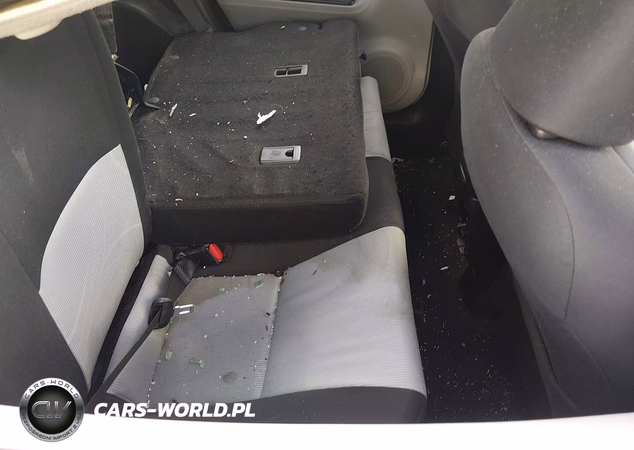 2014 Toyota Prius C Two VIN:JTDKDTB3XE1568103 - 8