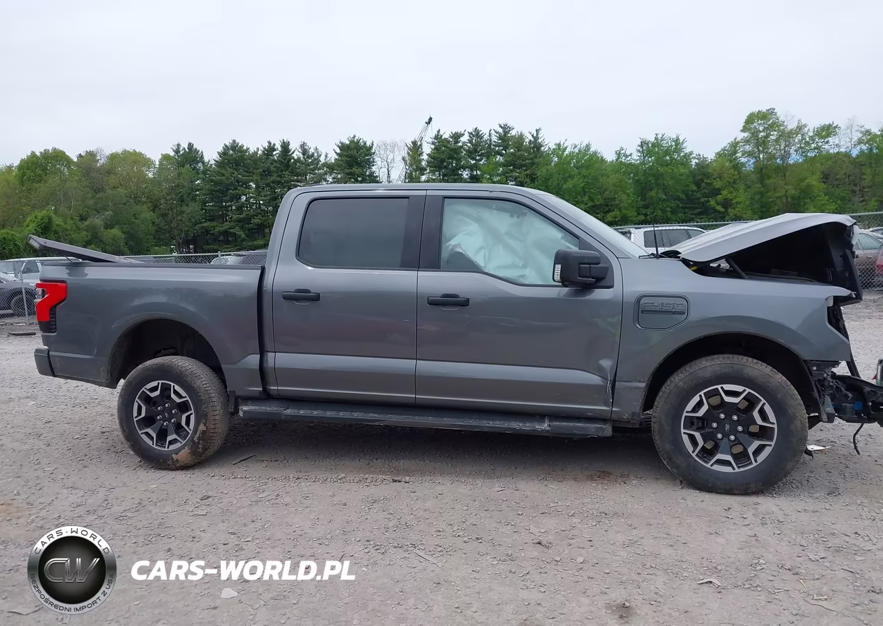 2023 Ford F-150 Lightning Xlt VIN:1FTVW1EL8PWG62719 - 14