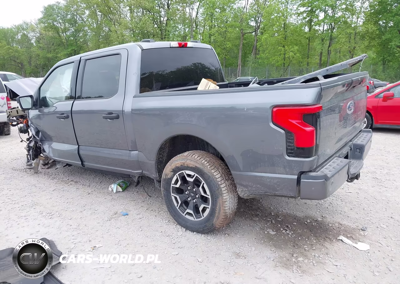 2023 Ford F-150 Lightning Xlt VIN:1FTVW1EL8PWG62719 - 3
