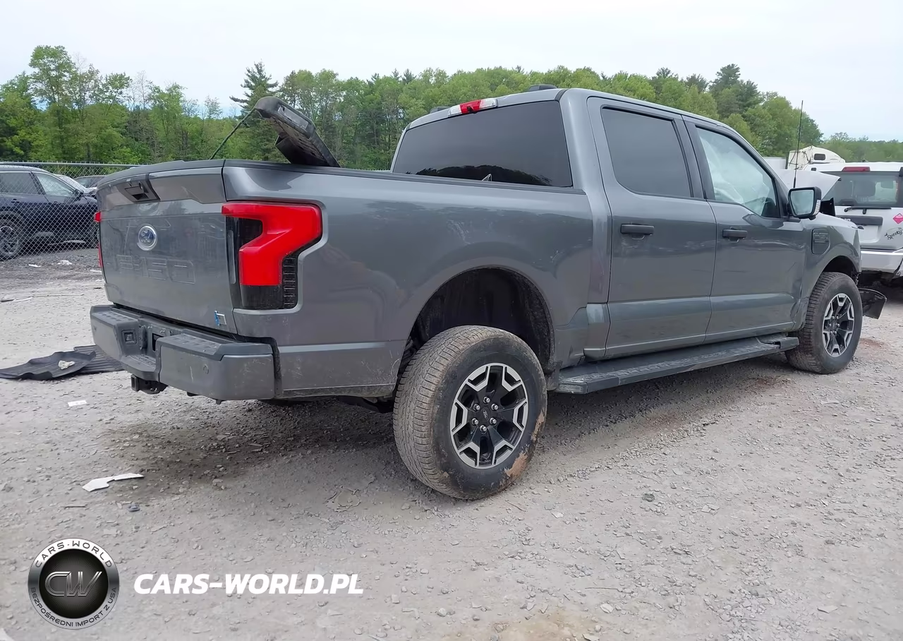 2023 Ford F-150 Lightning Xlt VIN:1FTVW1EL8PWG62719 - 4