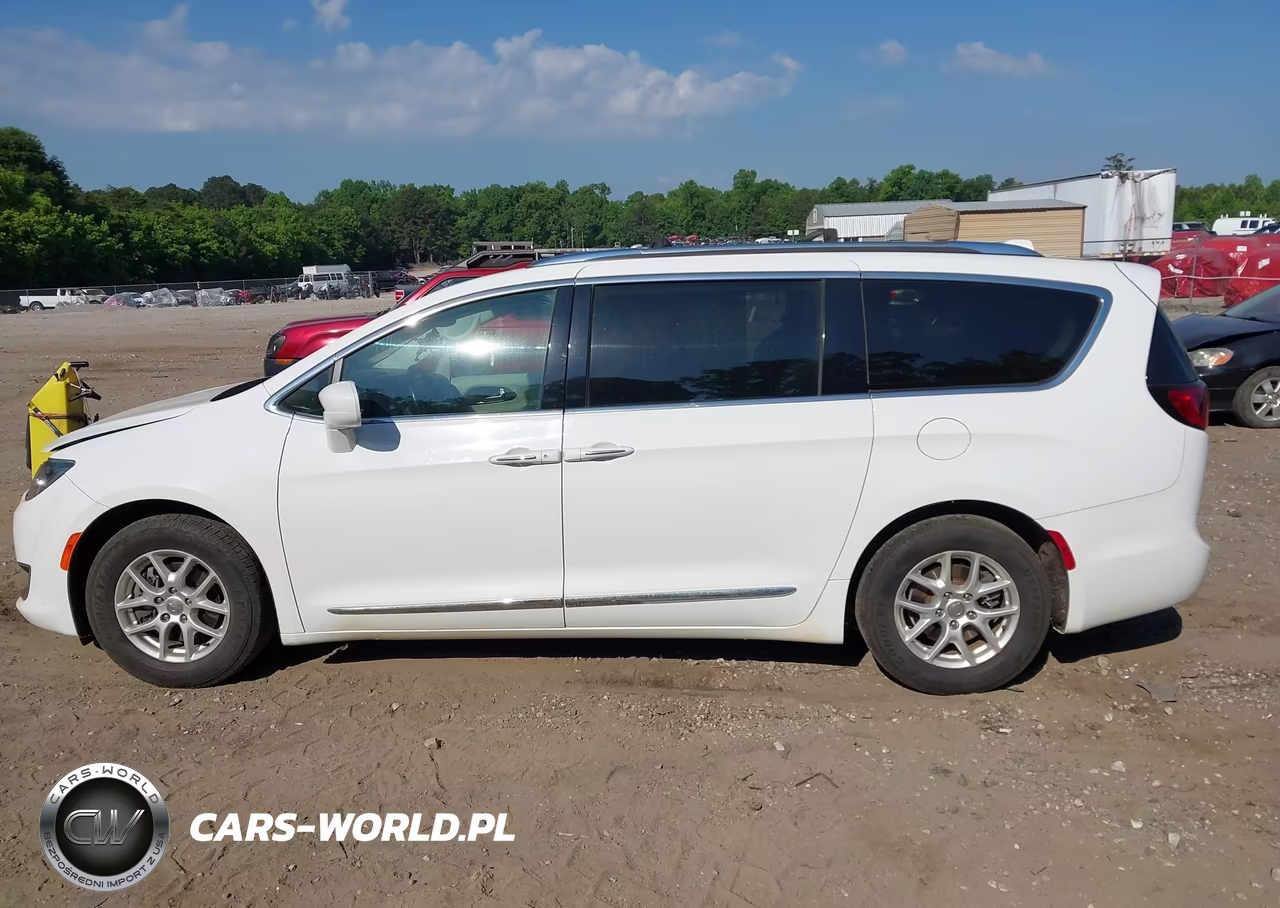 2020 Chrysler Pacifica Touring L VIN:2C4RC1BG5LR114326 - 14