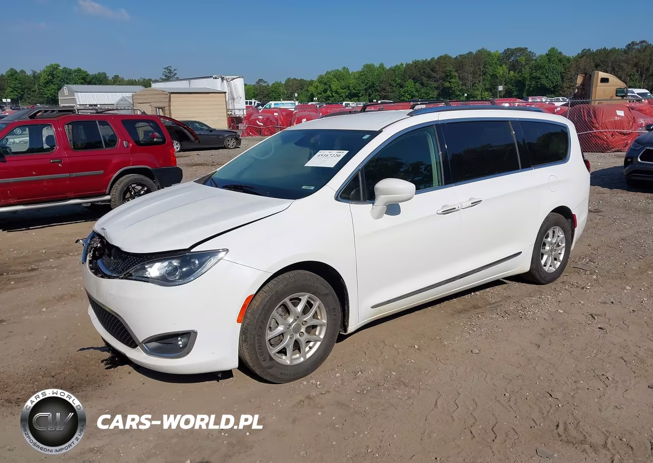 2020 Chrysler Pacifica Touring L VIN:2C4RC1BG5LR114326 - 2