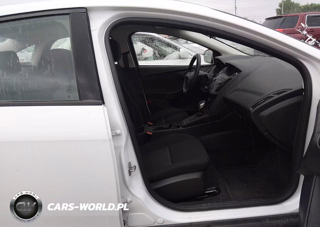 2018 Ford Focus S VIN:1FADP3E27JL230083 - 5