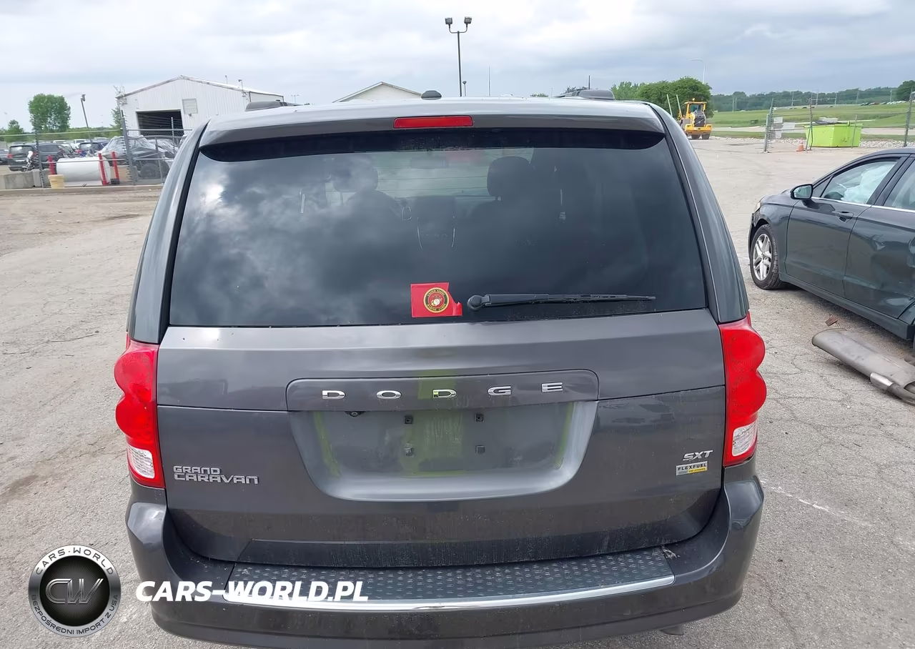 2018 Dodge Grand Caravan Sxt VIN:2C4RDGCG4JR325769 - 16
