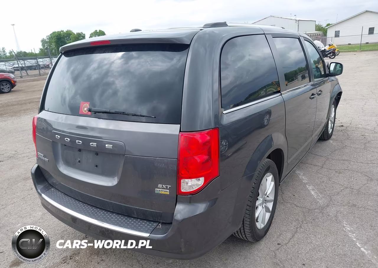 2018 Dodge Grand Caravan Sxt VIN:2C4RDGCG4JR325769 - 4