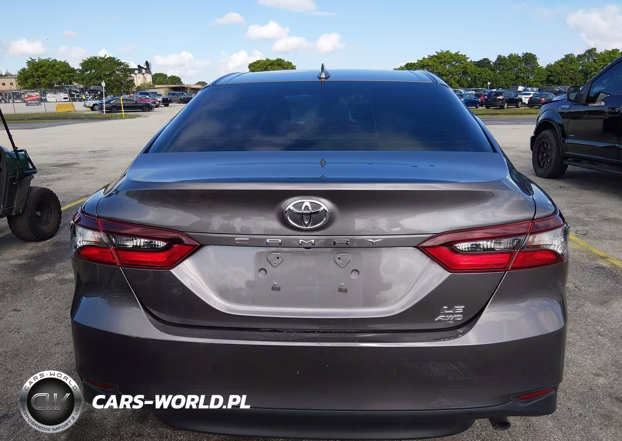 2024 Toyota Camry Le VIN:4T1C11BK2RU126697 - 17