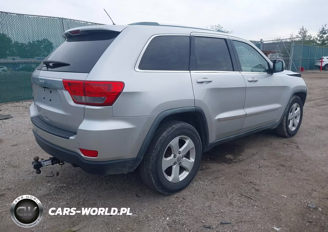 2011 Jeep Grand Cherokee Laredo VIN:1J4RR4GG1BC609522 - 4