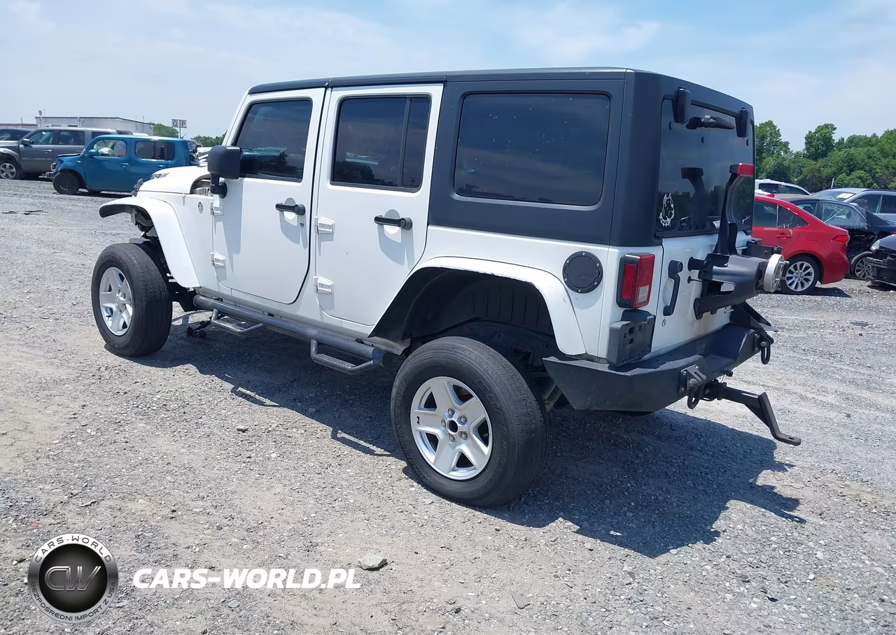 2014 Jeep Wrangler Unlimited Sport VIN:1C4BJWDG5EL113027 - 3