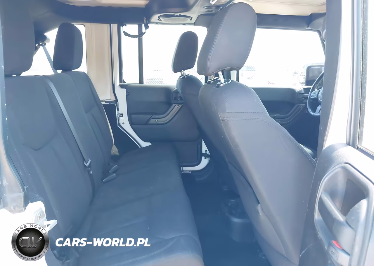2014 Jeep Wrangler Unlimited Sport VIN:1C4BJWDG5EL113027 - 8