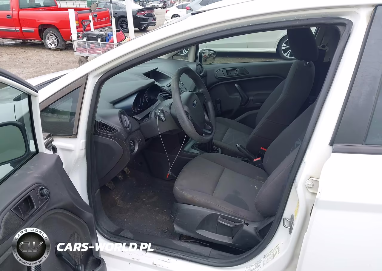 2015 Ford Fiesta S VIN:3FADP4AJ4FM113912 - 18