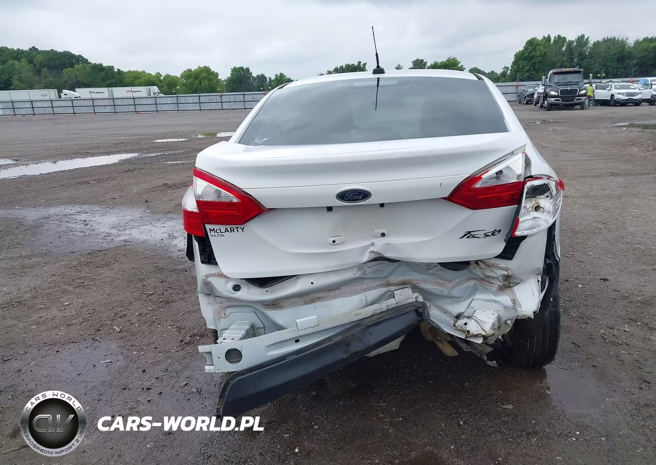 2015 Ford Fiesta S VIN:3FADP4AJ4FM113912 - 6