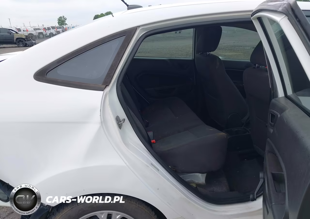 2015 Ford Fiesta S VIN:3FADP4AJ4FM113912 - 8
