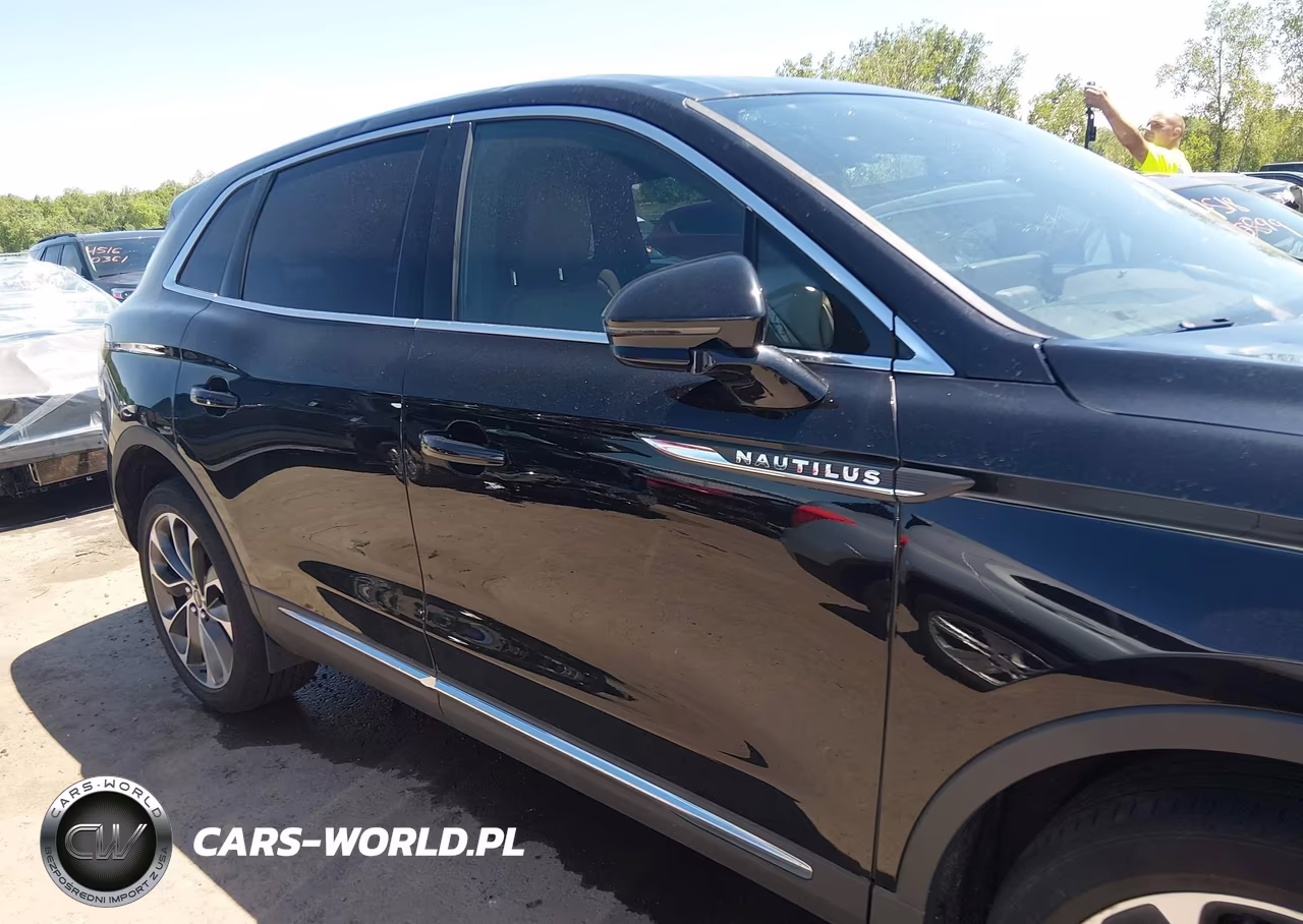 2023 Lincoln Nautilus Reserve VIN:2LMPJ8K96PBL11690 - 13