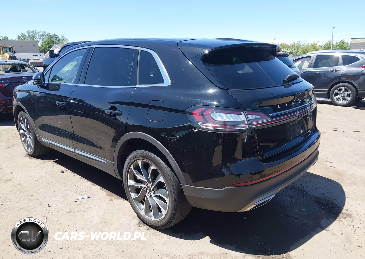 2023 Lincoln Nautilus Reserve VIN:2LMPJ8K96PBL11690 - 3