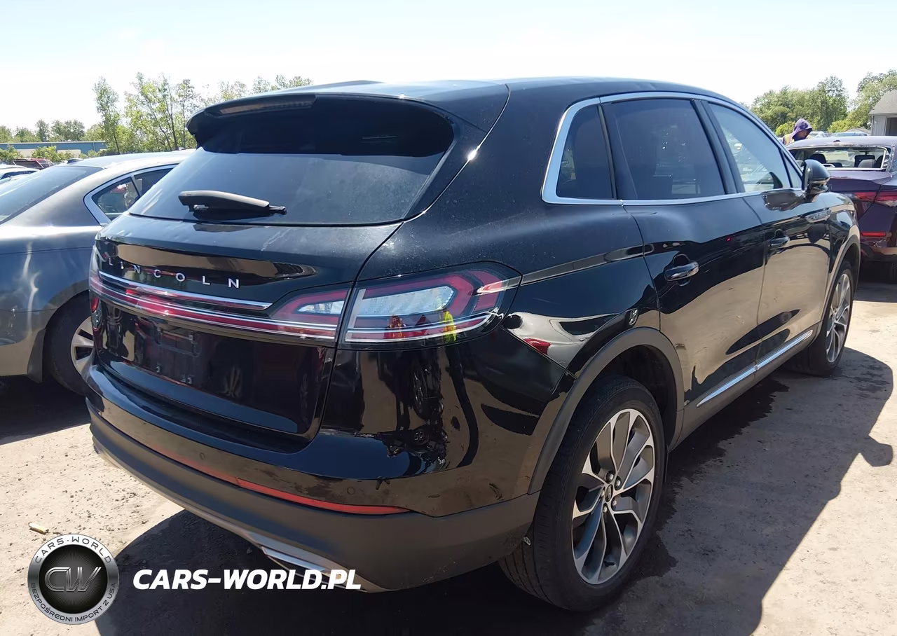 2023 Lincoln Nautilus Reserve VIN:2LMPJ8K96PBL11690 - 4