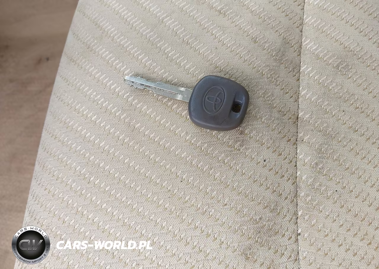 2017 Toyota Camry Le VIN:4T1BF1FK4HU280799 - 11