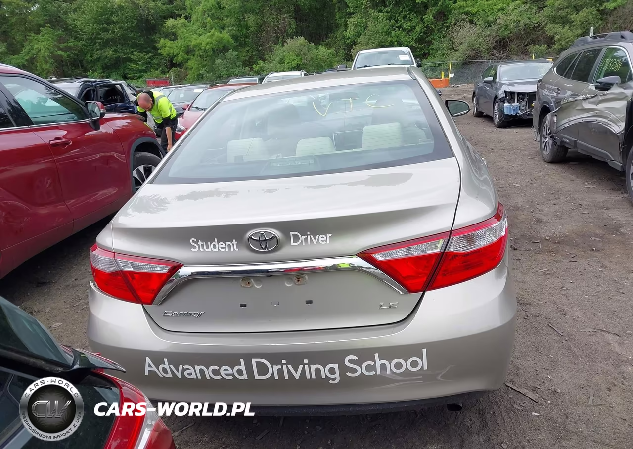 2017 Toyota Camry Le VIN:4T1BF1FK4HU280799 - 16