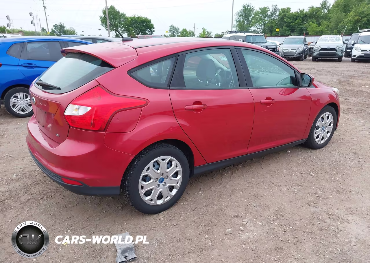 2012 Ford Focus Se VIN:1FAHP3K27CL104993 - 4