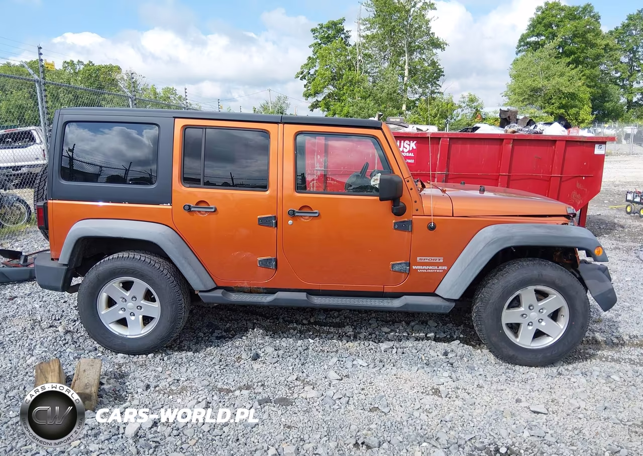 2011 Jeep Wrangler Unlimited Sport VIN:1J4BA3H12BL545956 - 14