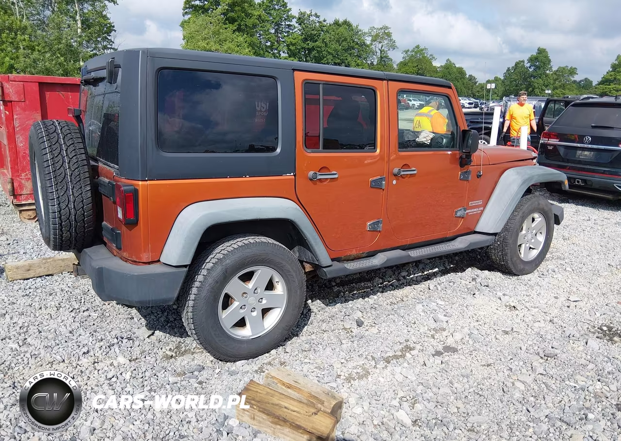 2011 Jeep Wrangler Unlimited Sport VIN:1J4BA3H12BL545956 - 4