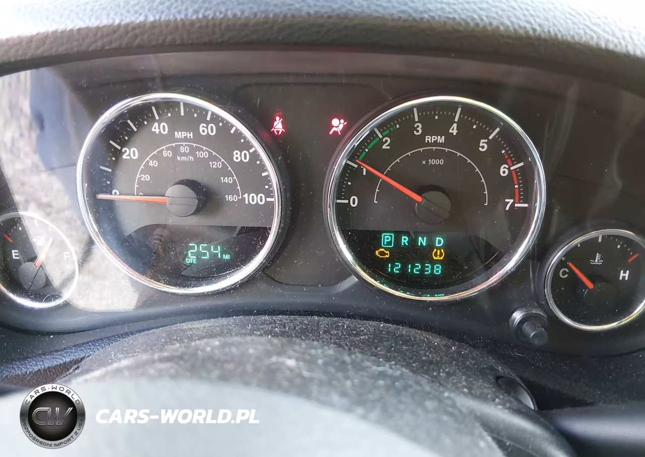2011 Jeep Wrangler Unlimited Sport VIN:1J4BA3H12BL545956 - 7